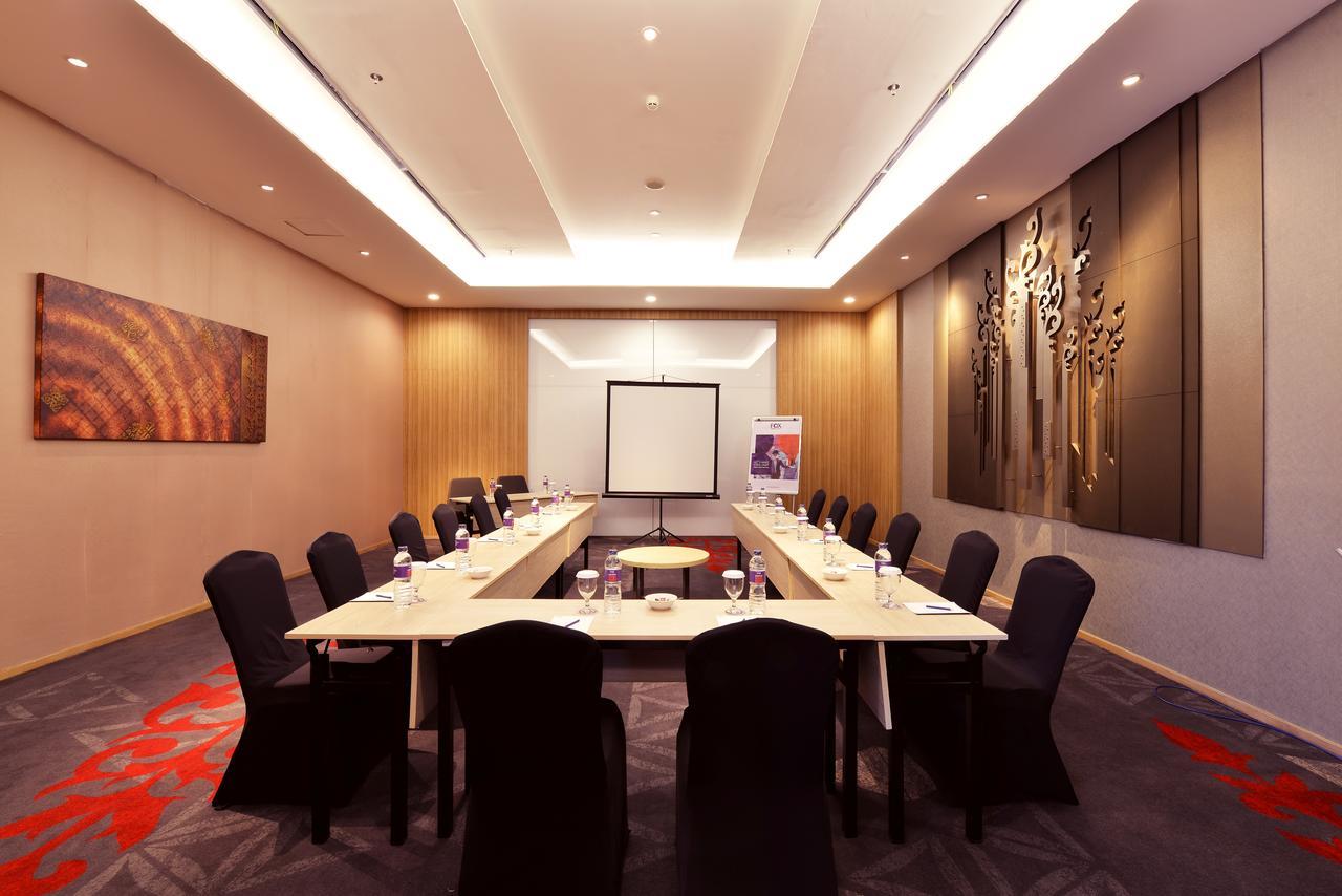 Fox Hotel Pekanbaru Extérieur photo