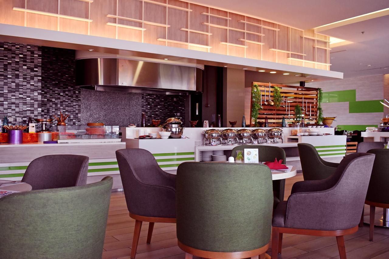 Fox Hotel Pekanbaru Extérieur photo