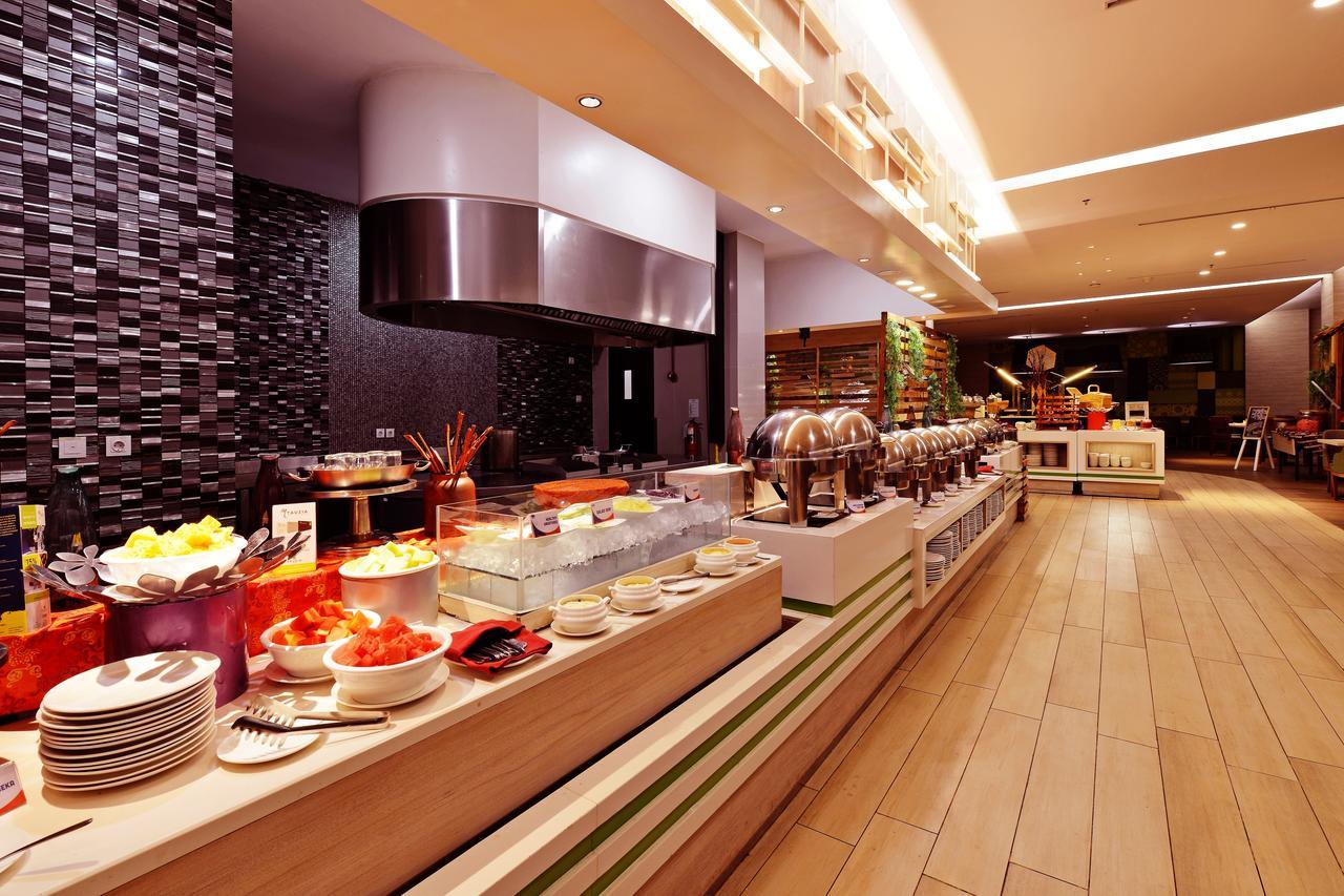 Fox Hotel Pekanbaru Extérieur photo