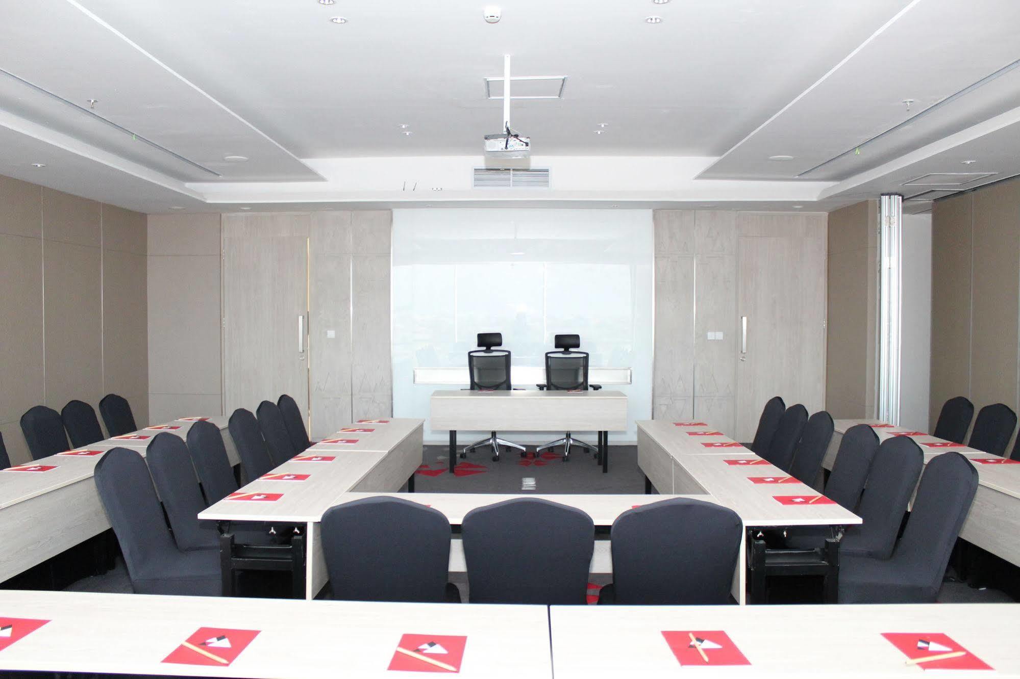 Fox Hotel Pekanbaru Extérieur photo